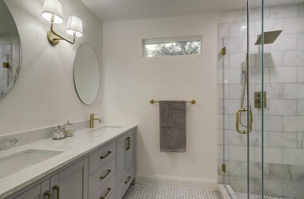 Bathroom Renovation / Remodelación de baño