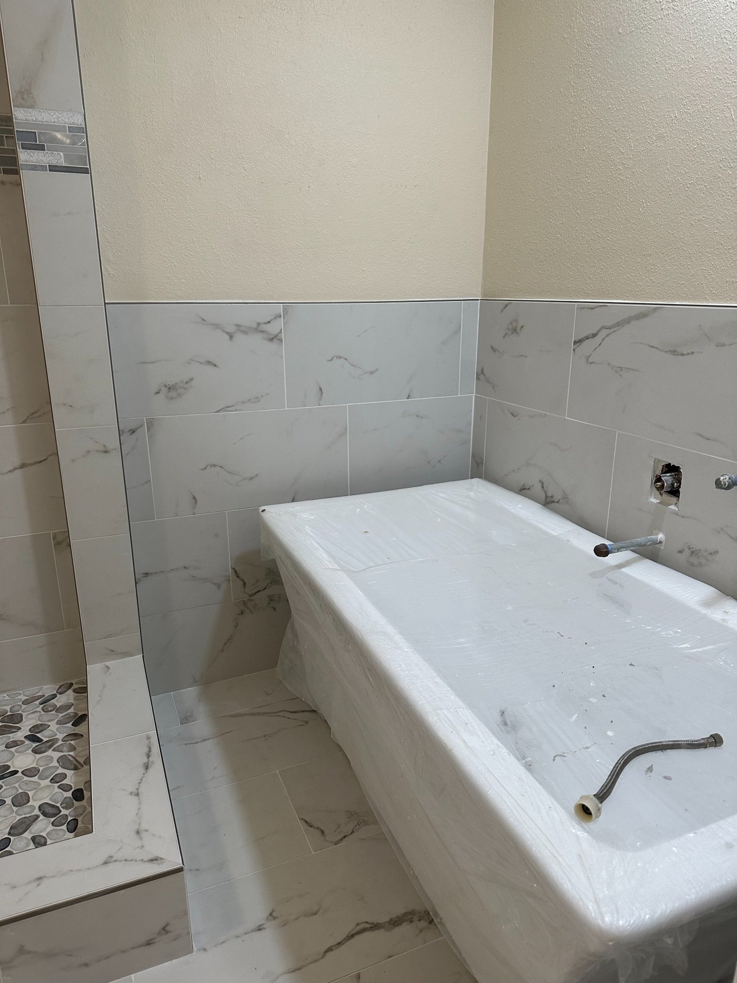 Bathroom Tile / Tile de baño