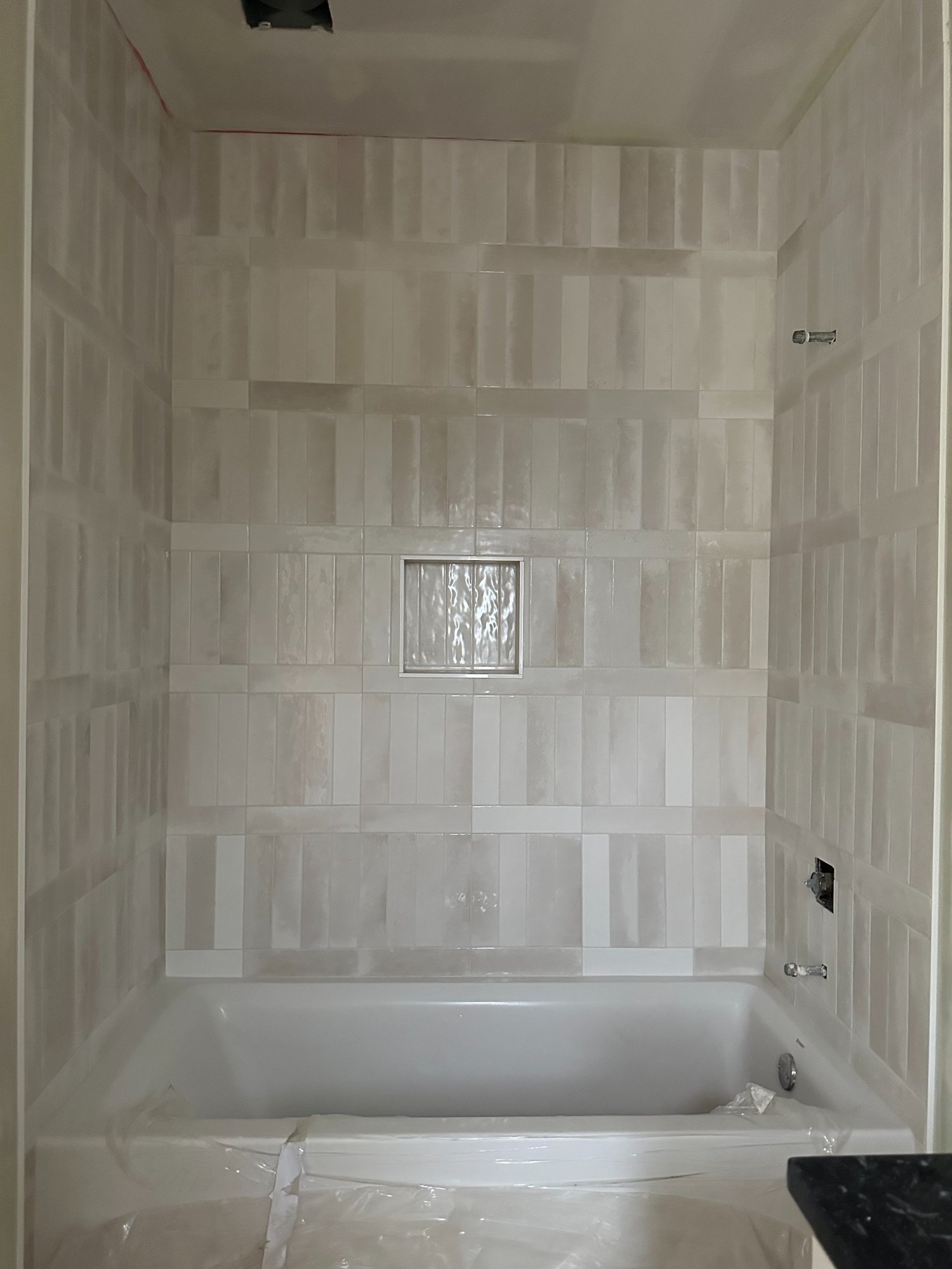 Tub Surround / Tile de tina